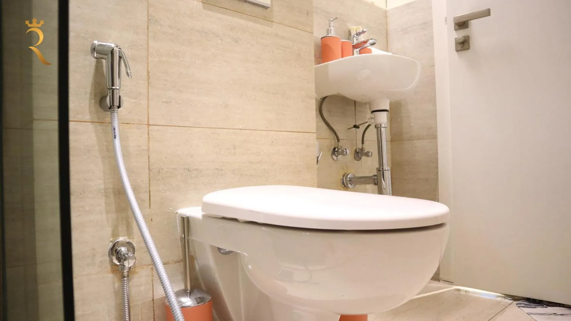 Plush 2Br Retreat In Masdar City Abu Dabi Apartamento