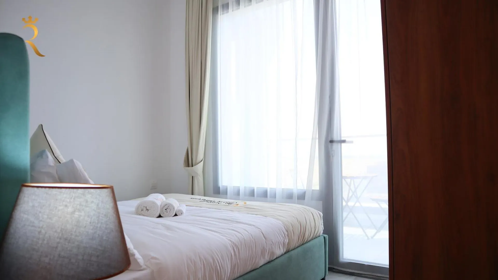Plush 2Br Retreat In Masdar City Emiratos Árabes Unidos
